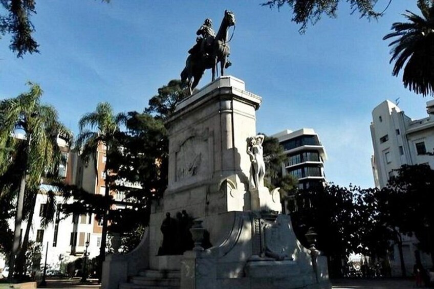 Montevideo Highlights Walking Tour with a Guide 2