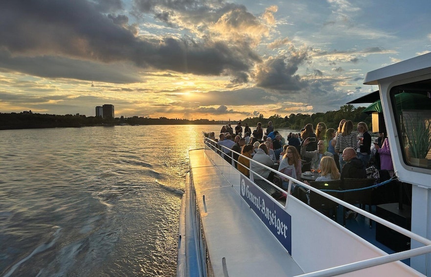 Bonn: Lounge Evening Cruise on the Rhine River 1
