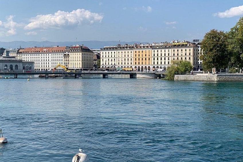 Geneva Left Bank: Flower Clock to Escalade Fountain Audio Guide 4