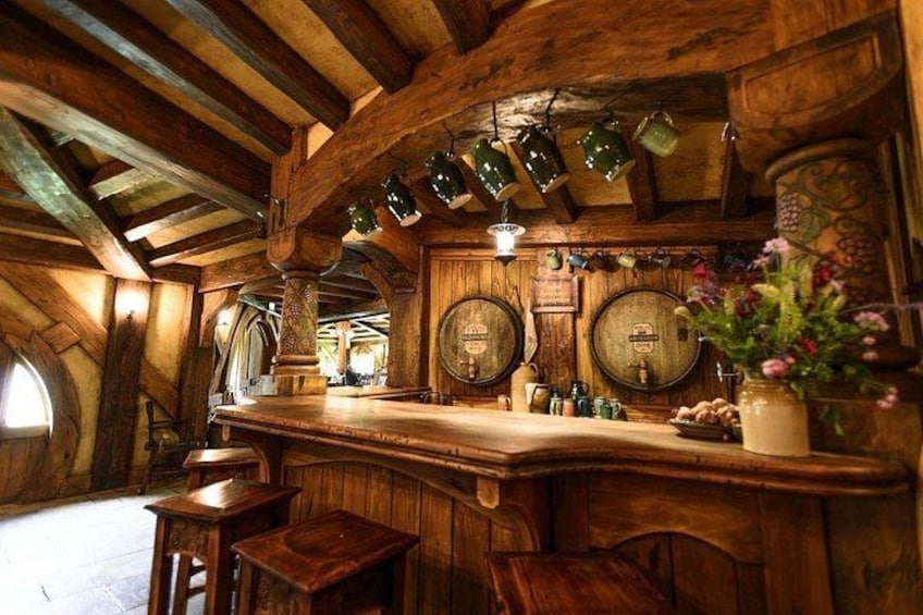 Private Tour: Hobbiton Movie Set, Rotorua Mud Pool & Treewalk 3