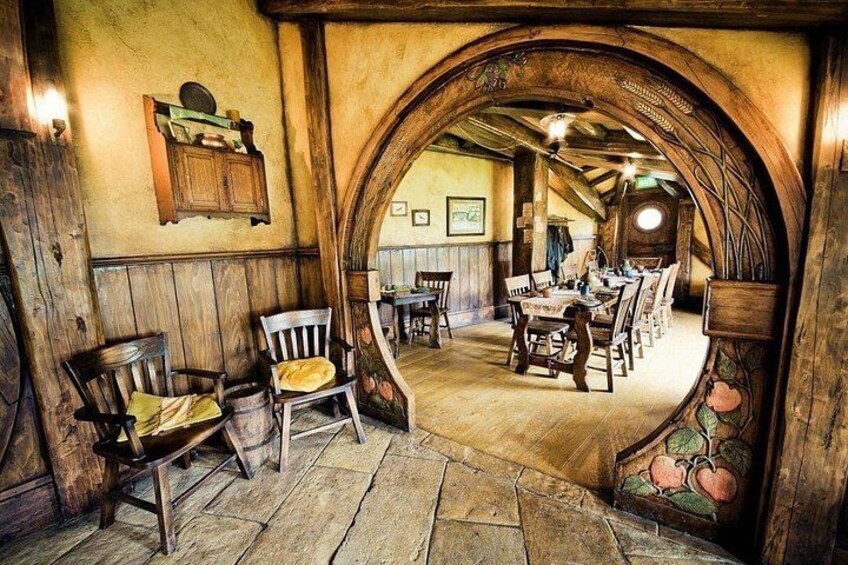 Private Tour: Hobbiton Movie Set, Rotorua Mud Pool & Treewalk 4