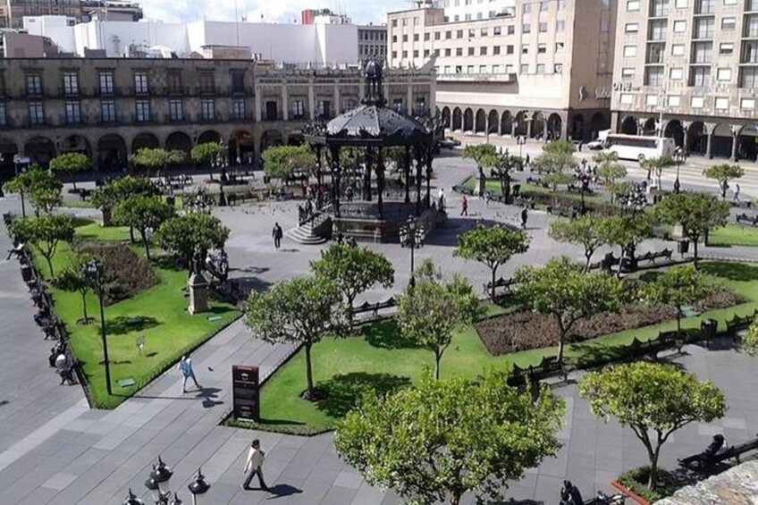 Guadalajara Must-See Attractions Walking Tour with a Guide 3