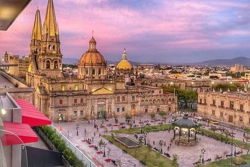 Guadalajara Must-See Attractions Walking Tour with a Guide 1