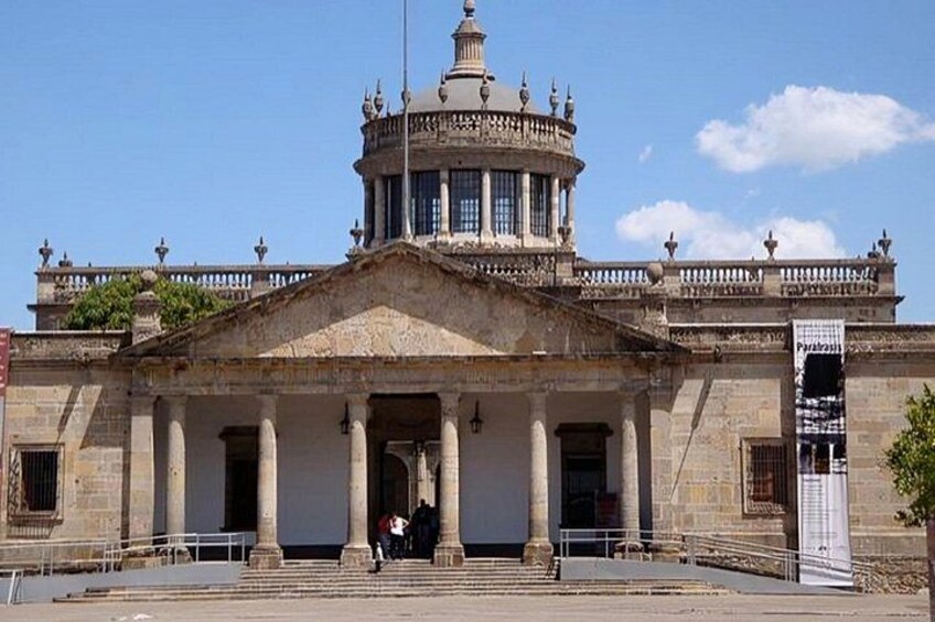 Guadalajara Must-See Attractions Walking Tour with a Guide 2