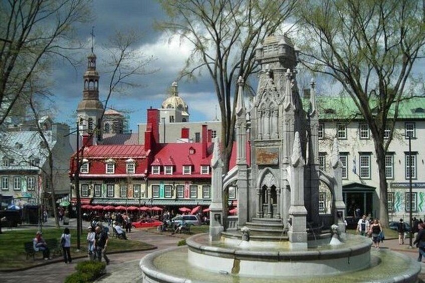 Quebec Old Town Walking Tour With A Guide 2