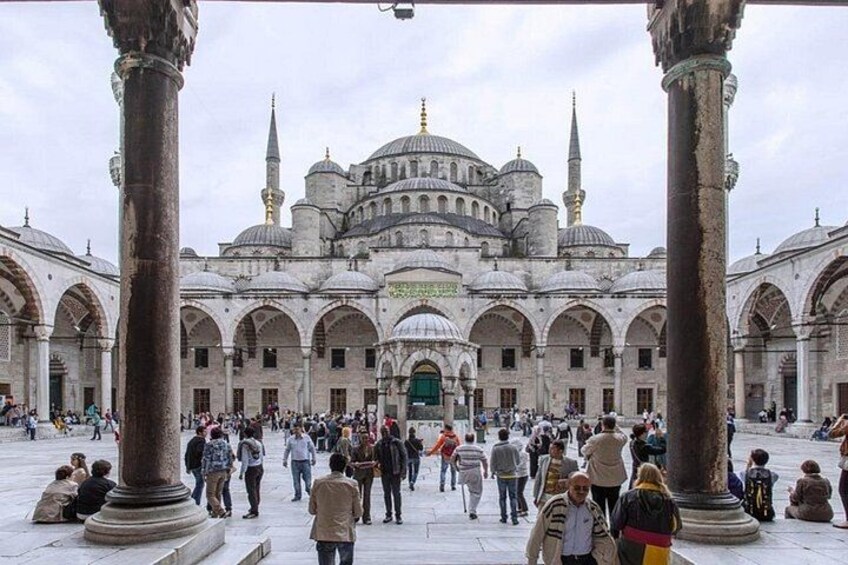Istanbul : Highlights Walking tour with a guide 1