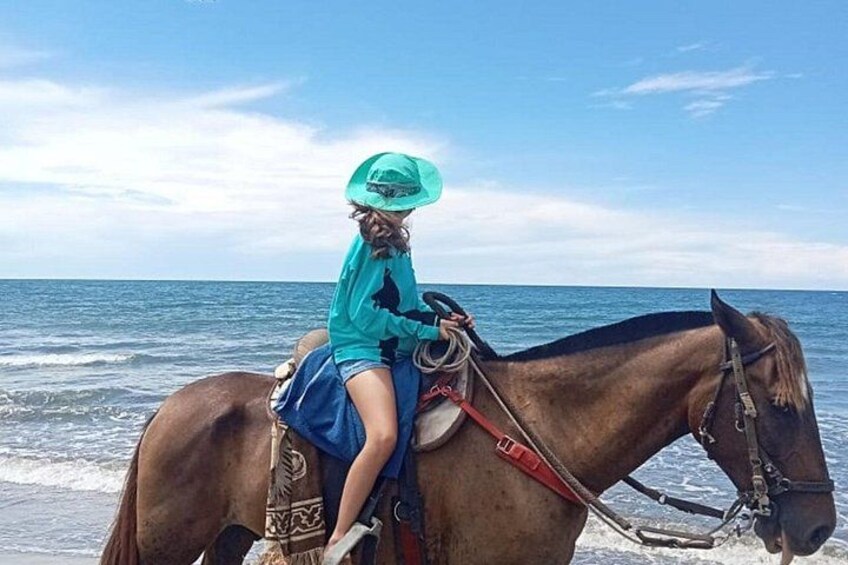 Horseback riding on the beaches of Cartagena 2