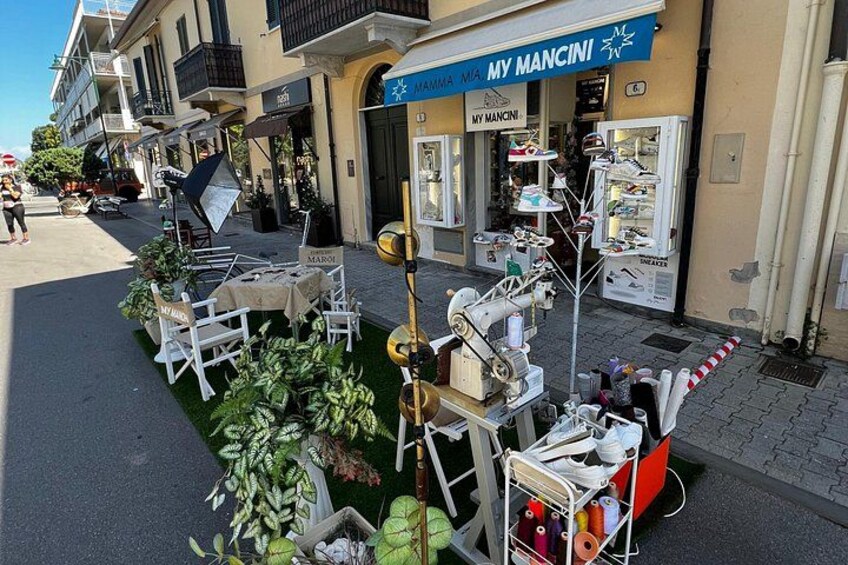 Create the sneaker of your dreams in Forte Dei Marmi 3