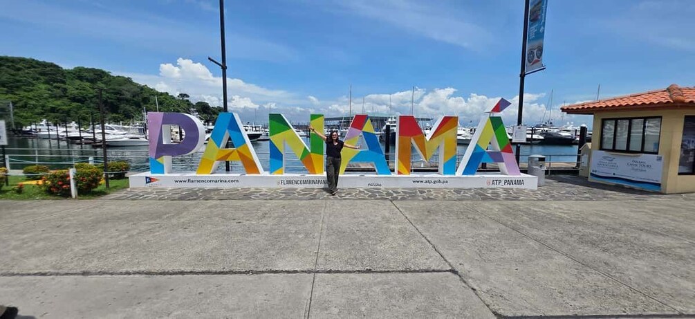 Picture 23 for Activity Panama Canal Tour: Modern City, Old Town & Causeway Amador 4
