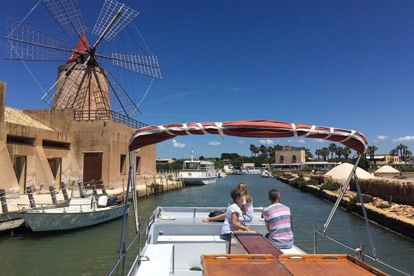 Boat trip around the lagoon 2