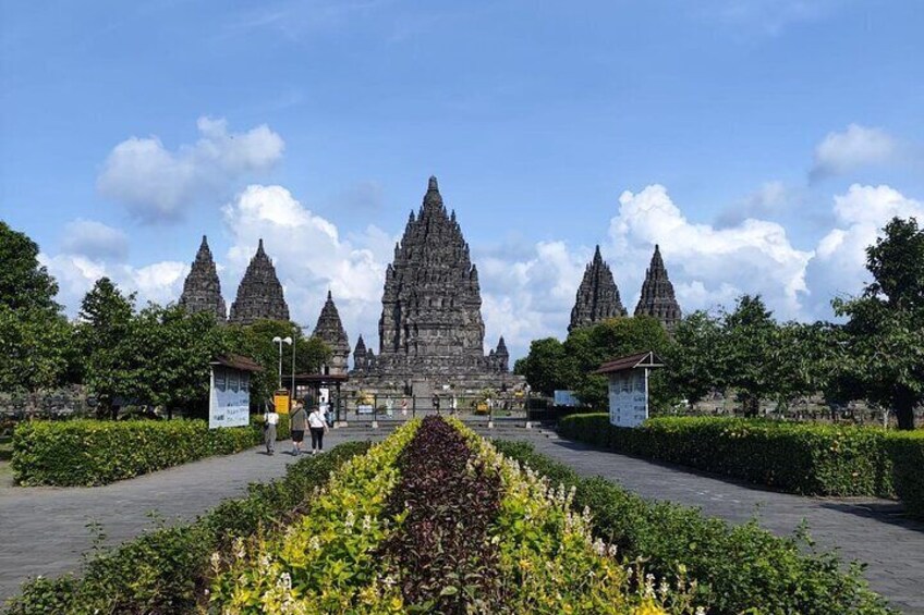Private Borobudur Heritage Tour – Merapi Jeep & Prambanan Temple 3