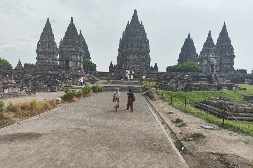 Private Borobudur Heritage Tour – Merapi Jeep & Prambanan Temple 4