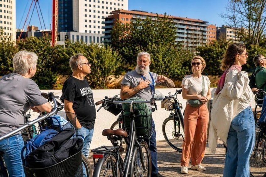 Valencia: Total Solar Eclipse E-Bike Experience & Drink 4
