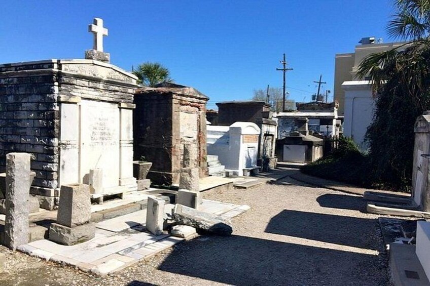 New Orleans Street Food Tour With A Local Guide 3