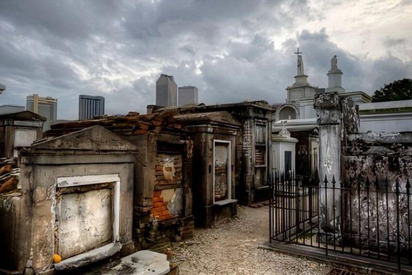 New Orleans Street Food Tour With A Local Guide 5
