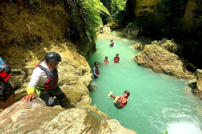 Cebu: Kawasan Canyoneering & Moalboal Island Hopping 3