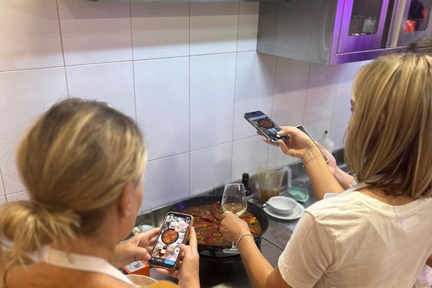 Alicante Paella Cooking Class, Tapas, Drinks & Central Market 2