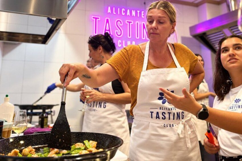 Alicante Paella Cooking Class, Tapas, Drinks & Central Market 1