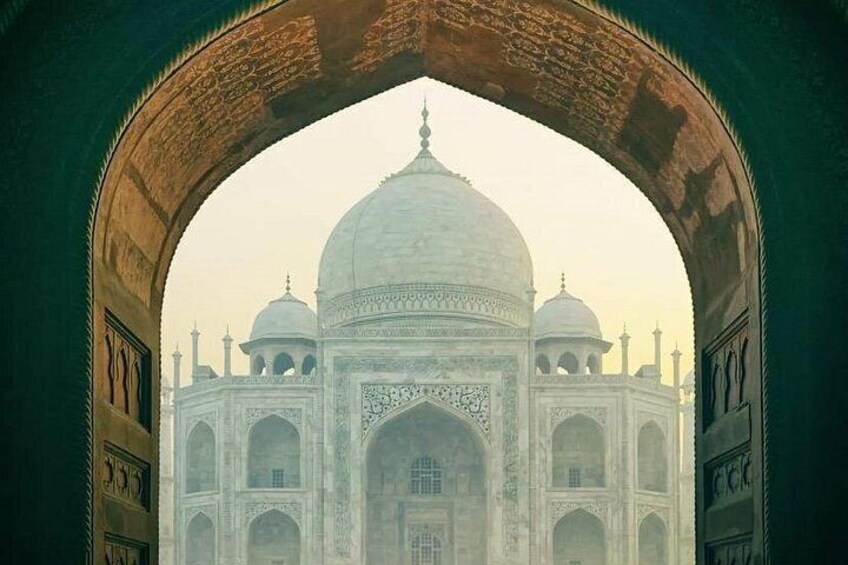 Taj Mahal Sunrise Tour with Agra overnight from Delhi - By Car 3