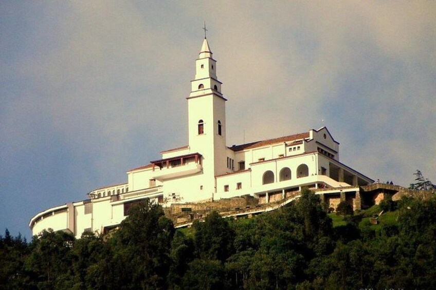 Monserrate and La Candelaria Private Tour : Tickets Included 1