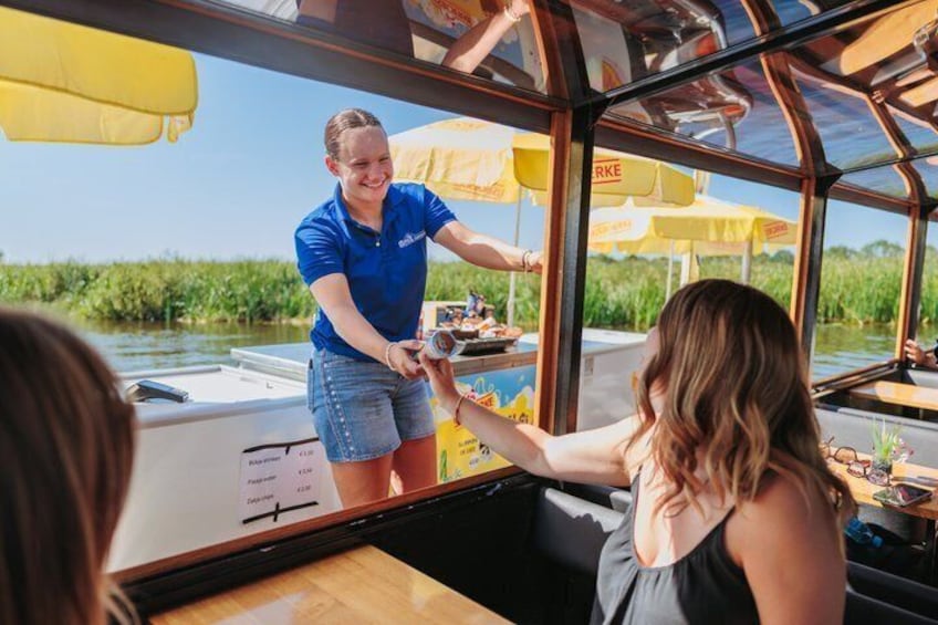 From Amsterdam to Giethoorn Day Trip & Guided Canal Cruise 3