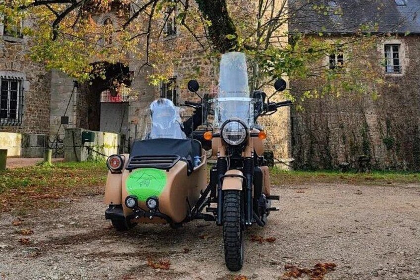 vintage sidecar ride in Auvergne 1