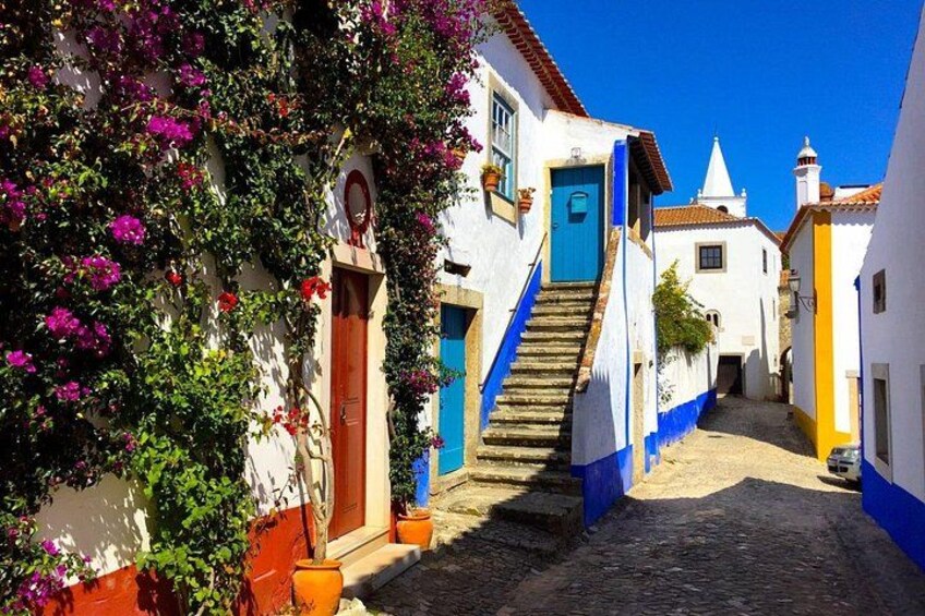 Learn the surprising stories of Óbidos 2