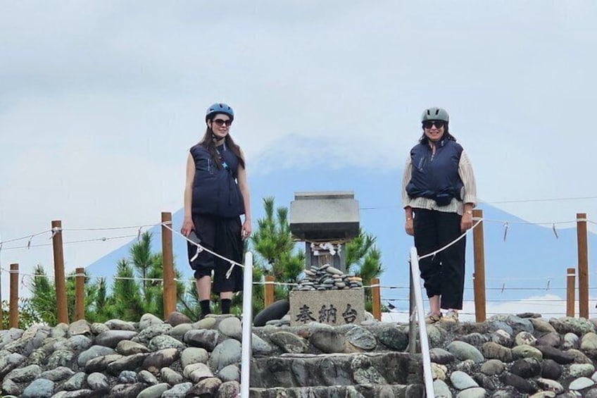 Mt. Fuji Private Guided E-Bike Tour : Fuji City 1