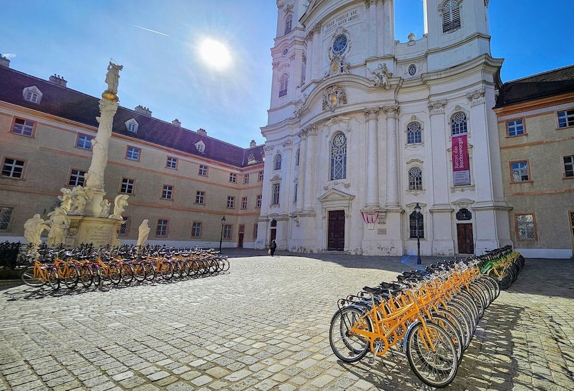 Picture 2 for Activity Vienna: City Highlights Guided Bike Tour 4