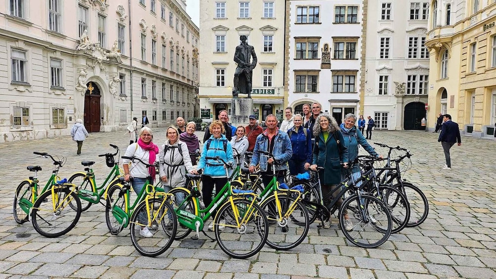 Vienna: City Highlights Guided Bike Tour 1