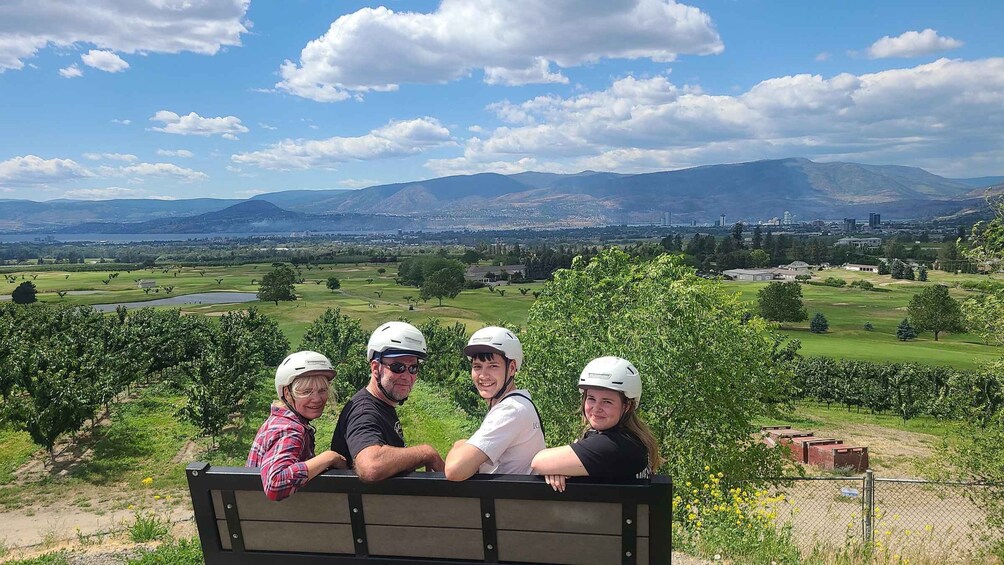 Kelowna: Guided Wine Tour by E-Bike with Lunch & Tastings 1