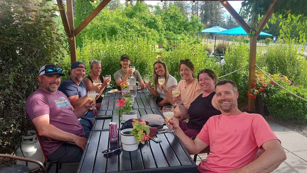 Kelowna: Guided Wine Tour by E-Bike with Lunch & Tastings 1