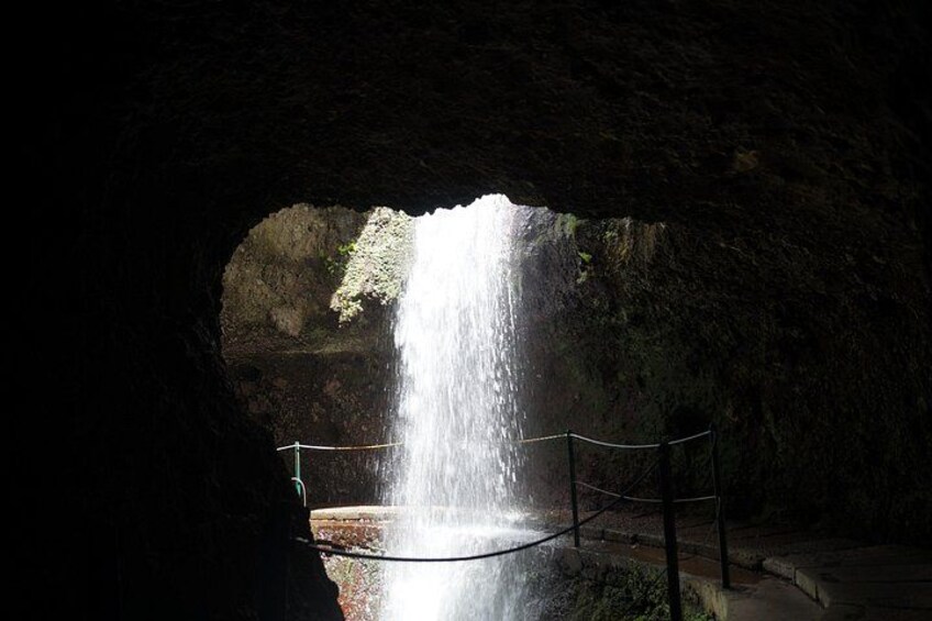 Wet your hair in the amazing Moinhos/Nova Levada 4