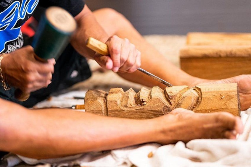 Talk Story and watch live Polynesian wood carving. 1