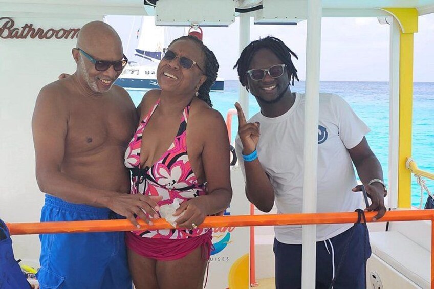 Barbados Glass Bottom Boat Cruise and Snorkeling 3