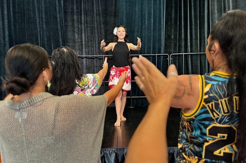 Hula Lesson on Maui (Basics) 2