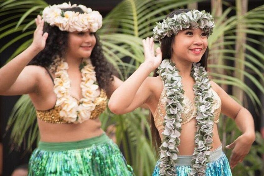 Hula Lesson on Maui (Basics) 2