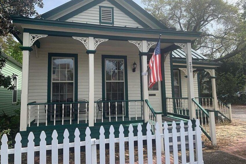 Pensacola Walking Ghost Tour With Ghost Hunting Equipment 3
