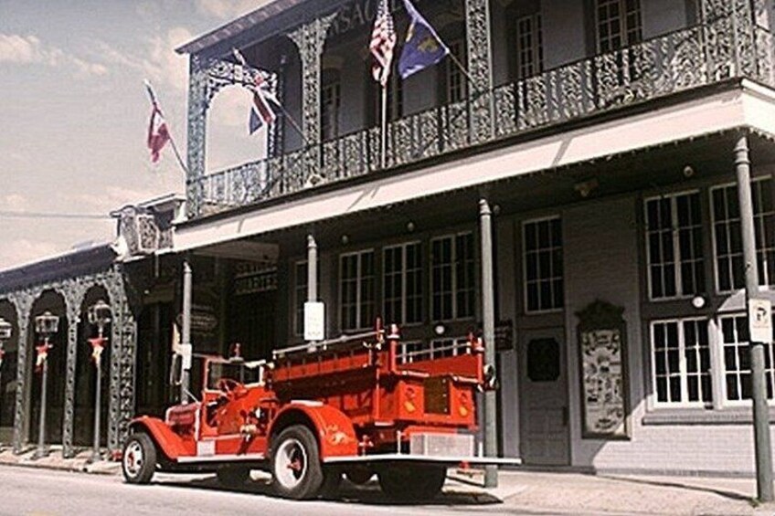 Pensacola Walking Ghost Tour With Ghost Hunting Equipment 3