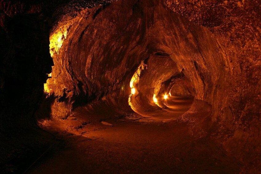 Inside Nahuku (Thurston Lava Tube) 5