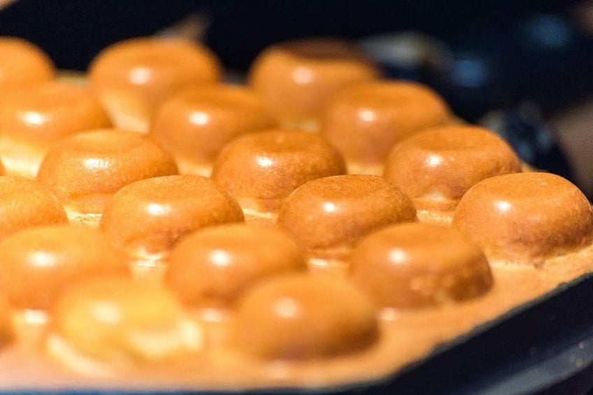 Best Street Food Tour With a Local Guide in Hong Kong 3