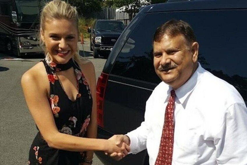 American Singer Kelsea Ballerini was a former client—experience the luxurious travel service that stars rely on! 3