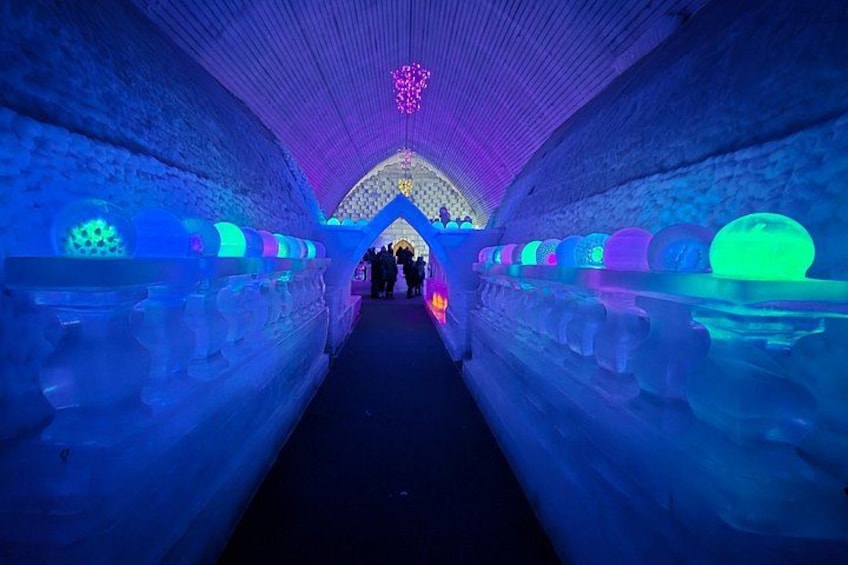 Spectacular Hot Spring Experience with Northern Lights 1