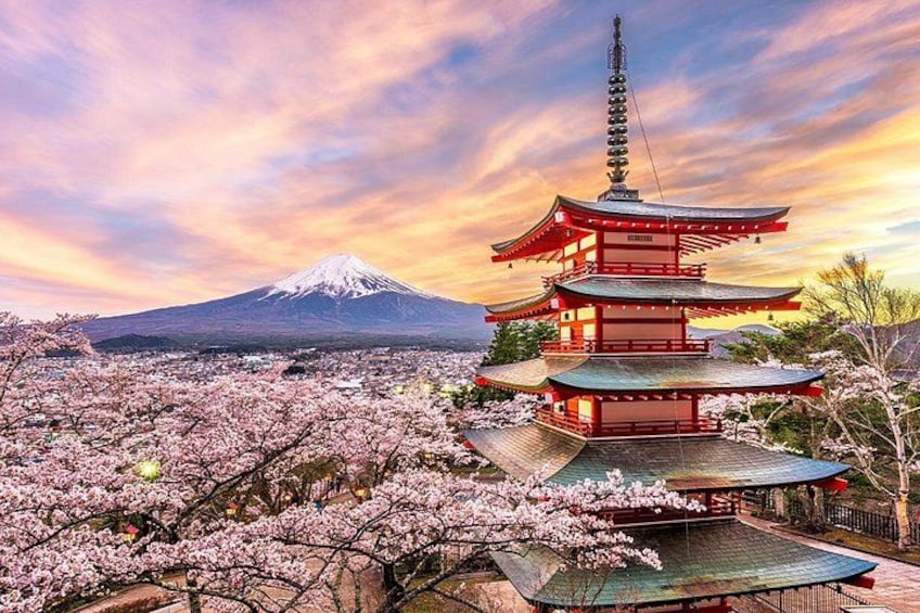 Full Day Tour at Mt. Fuji, Onsen, Lake Kawaguchi and Yamanaka 1