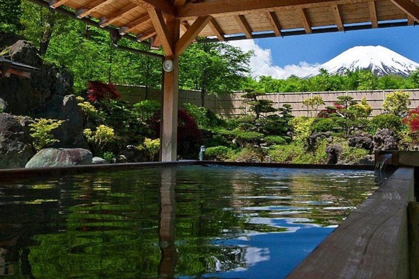 Full Day Tour at Mt. Fuji, Onsen, Lake Kawaguchi and Yamanaka 5