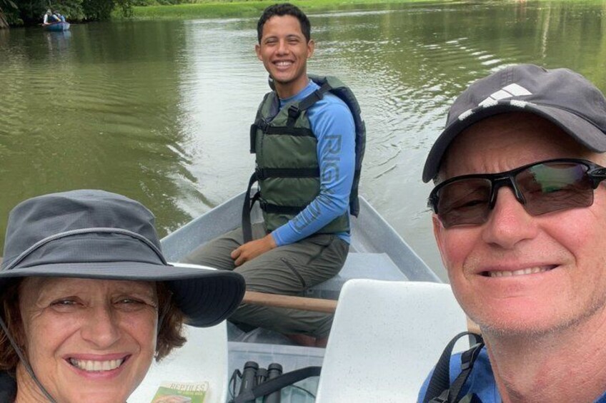 Guided canoe tour in the mythical canals of Tortuguero 2