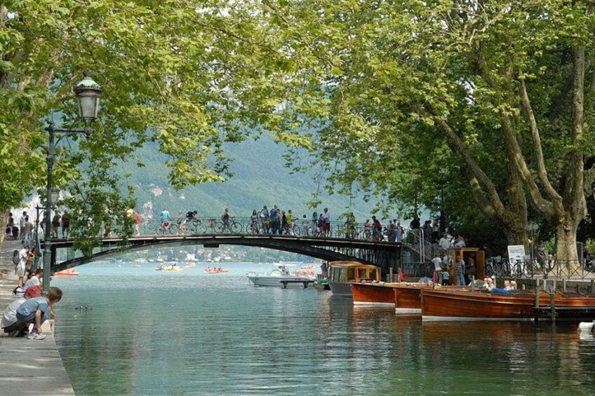Annecy Scavenger Hunt & Highlights Self-Guided Walking Tour 4