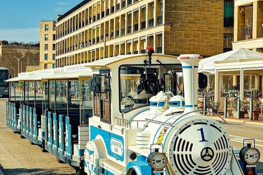 Marseille Scavenger Hunt & Highlights Self-Guided Walking Tour 3