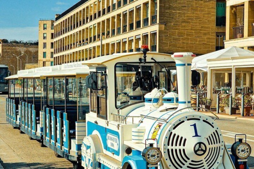 Marseille Scavenger Hunt & Highlights Self-Guided Walking Tour 4