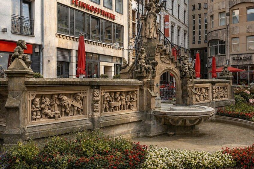 Cologne Scavenger Hunt & Highlights Self-Guided Walking Tour 2